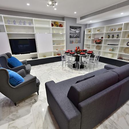 The Roman Residence Bagian luar foto